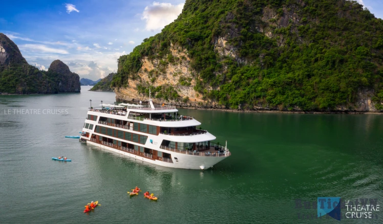 Le Theatre Cruise - Vietnam Cruise & Travel Experiences | BusTicketVN - Slide 1