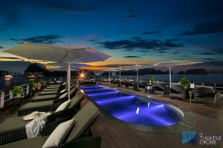 Le Theatre Cruise - Vietnam Cruise & Travel Experiences | BusTicketVN - Slide 3