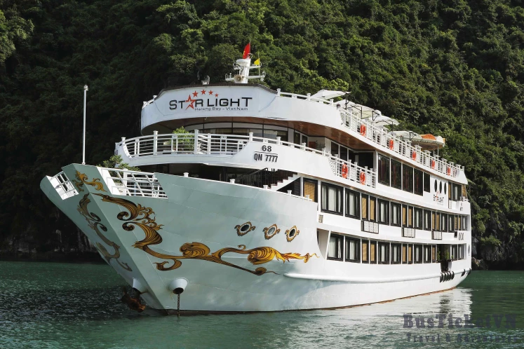 Star Light Cruise - Vietnam Cruise & Travel Experiences | BusTicketVN - Slide 1