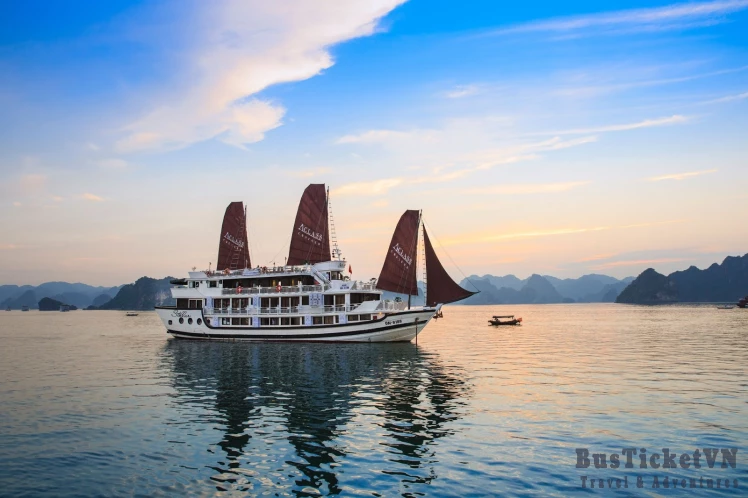 AClass Stellar Cruise - Vietnam Cruise & Travel Experiences | BusTicketVN - Slide 1