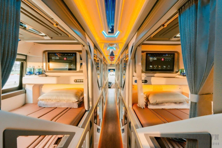 HK Open Tour: Hanoi - Sapa Bus Cabin Bus - Slide 2