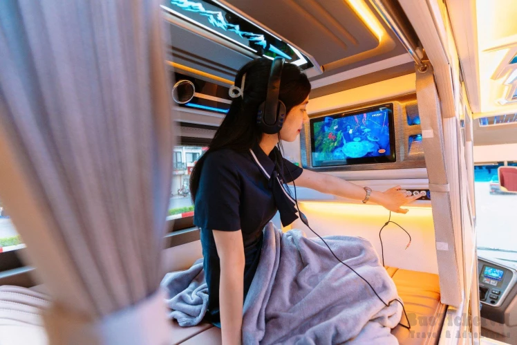 HK Open Tour: Hanoi - Sapa Bus Cabin Bus - Slide 3