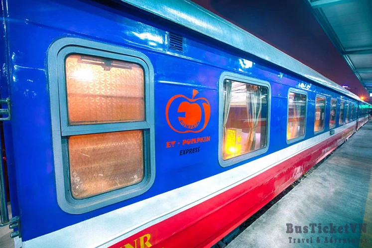 Hanoi to Sapa - ET- Pumpkin Express Hanoi Sapa train - Shared cabin - Slide 2