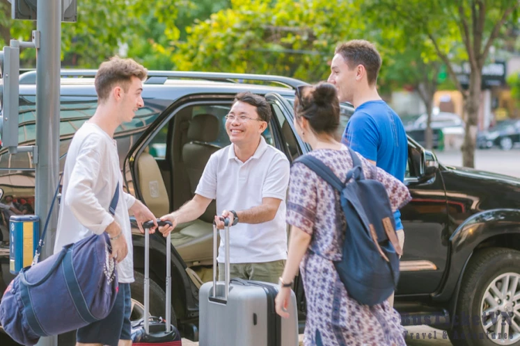 Hanoi Airport to Halong Bay transfer - Shared car service - Slide 2