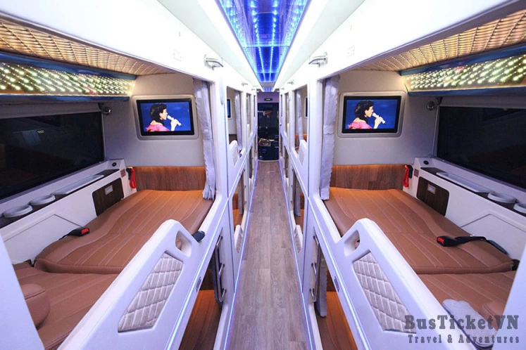 Private Cabin bus Hanoi to Sapa - Fansipan Express - Slide 1