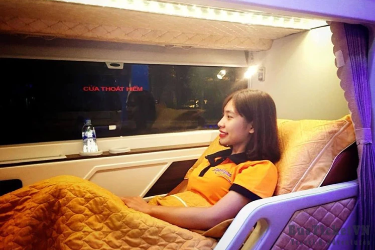 Private Cabin bus Hanoi to Sapa - Fansipan Express - Slide 3