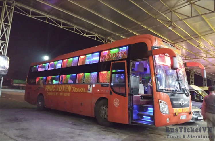 Sapa to Halong bay sleeping bus - Slide 1