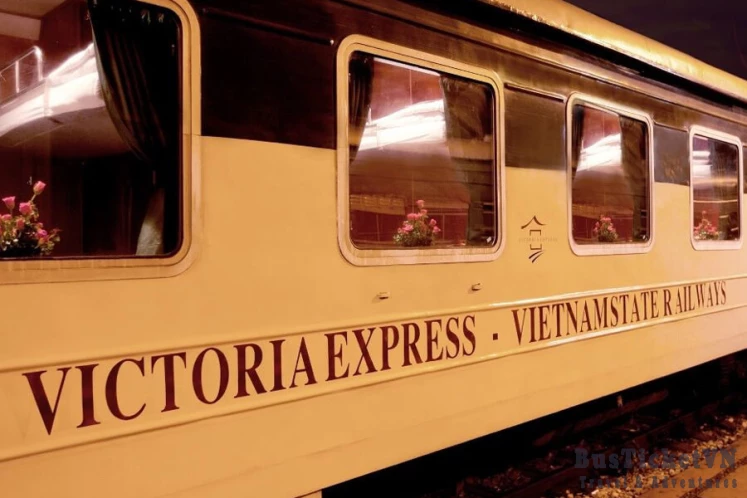 Victoria Express train Hanoi to Sapa - Private cabin - Slide 2