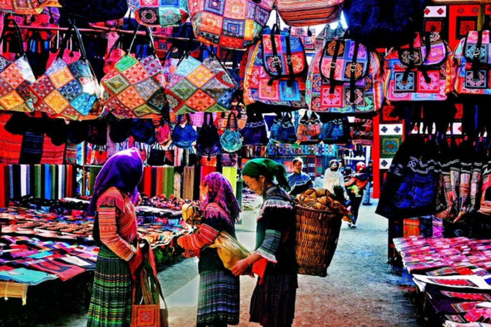 Sapa Trekking Tour - 3 Days in Bac Ha Market