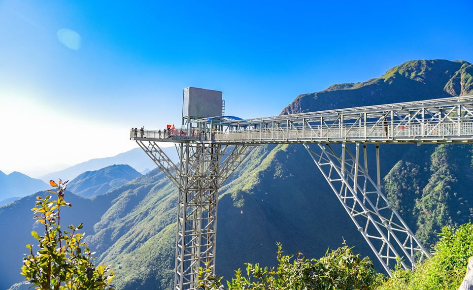 The Dragon Cloud Glass Bridge